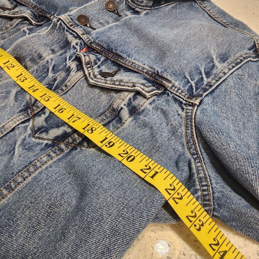 Levi's Vintage Light Blue Denim Jean Jacket - Picture 9 of 10